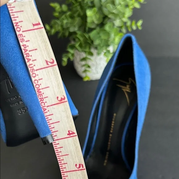 Giuseppe Zanotti Royal Blue Heels with Gold Detail - Picture 9 of 16